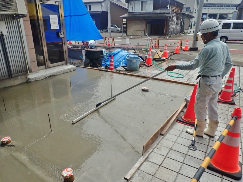 28日 会館の改修工事は・・・①_c0336902_16595440.jpg