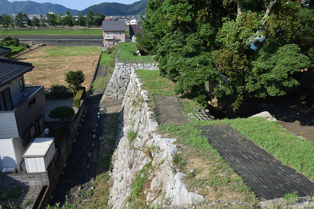 若狭の海城、小浜城跡を歩く。 その2 ~天守台~_e0158128_16542801.jpg