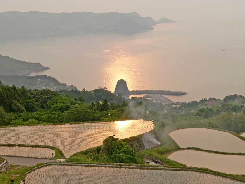 油谷の棚田と漁り火の灯り_b0067613_18173132.jpg