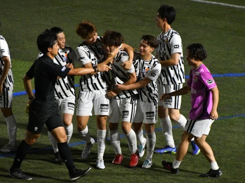 神奈川県社会人サッカーリーグ２部第７節 横須賀高校obクラブvsエブリサ藤沢ユナイテッド 横須賀リーフスタジアム 参戦 湘南 浪漫