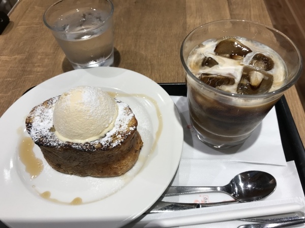 ラゾーナ　ドンクのカフェでひと休み_b0417696_18273571.jpeg