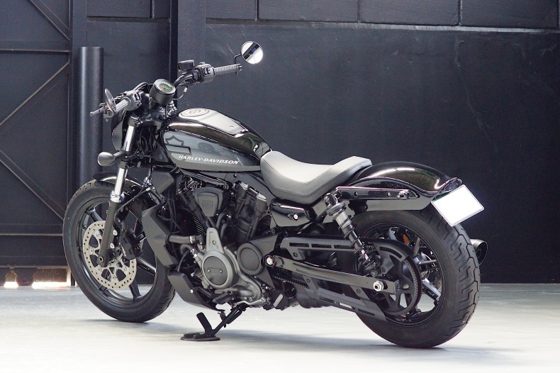 ナイトスター フロントウインカーステー完成 : custom factory