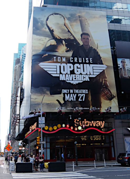 映画『トップガン：マーヴェリック』 （Top Gun: Maverick ）の巨大看板_b0007805_01194601.jpg