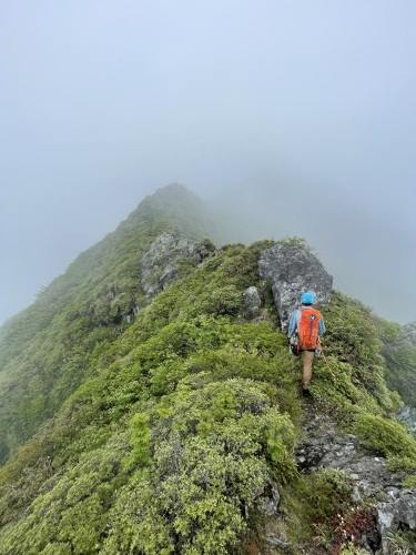 アルパインクライミング遠征【谷川岳一ノ倉沢南陵】 : 秀岳荘