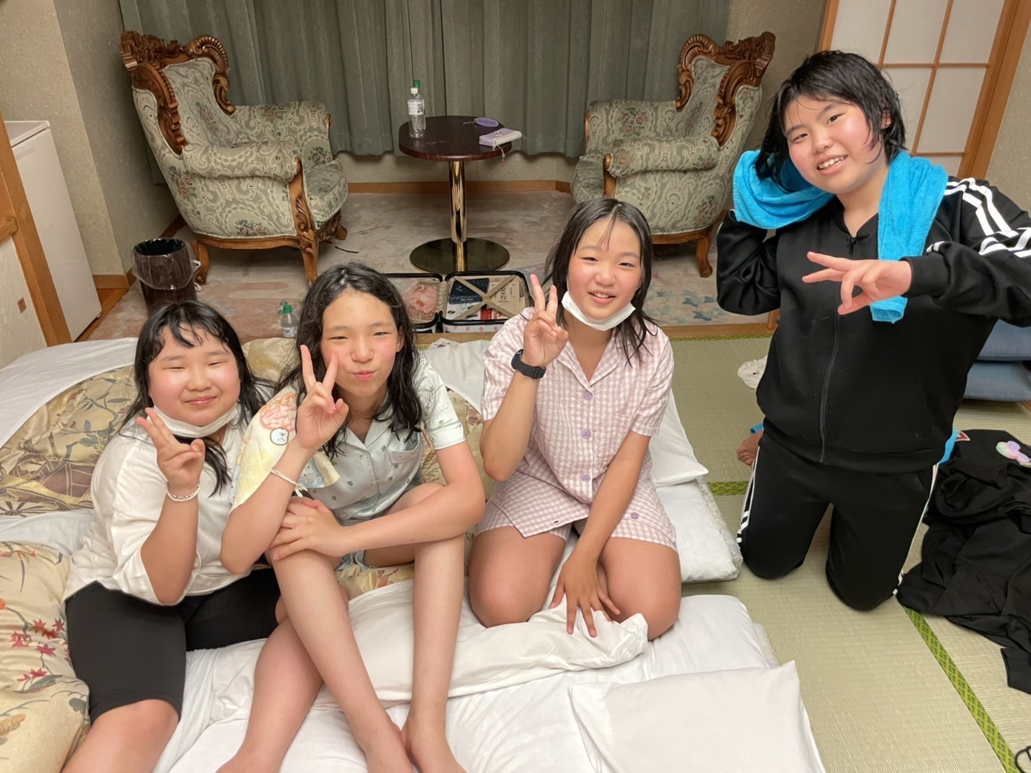 女子小学生 旅行 