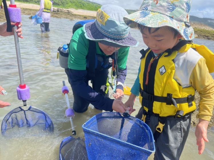 青空ようちえん〔週末〕サンゴの海あそび(6/26)親子で一緒に中城のサンゴ礁で生き物探しを楽しんだ1日_d0363878_22171684.jpg