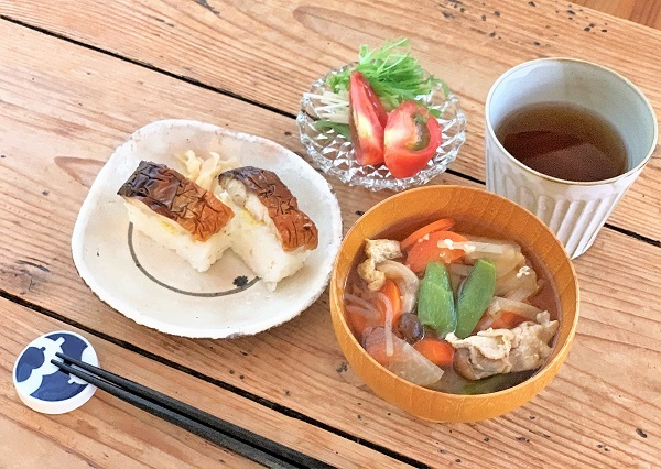 『ネジバナ』発見! と 『焼き鯖ずし』のお昼ごはん_d0249193_15450912.jpg