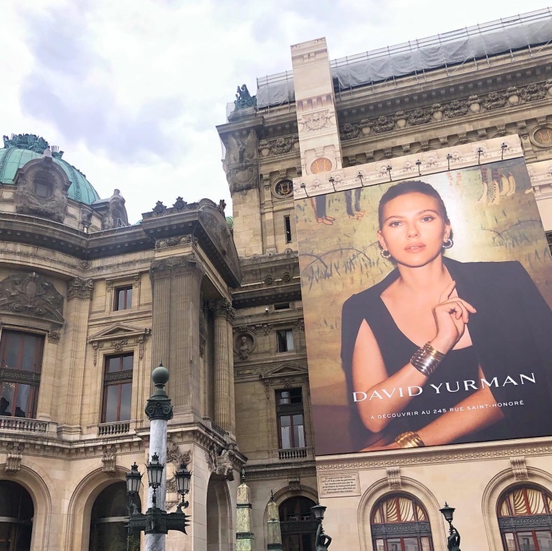 パリ、オペラ座外壁工事の幕にスカーレット・ヨハンソンの広告が_a0231632_18292112.jpeg