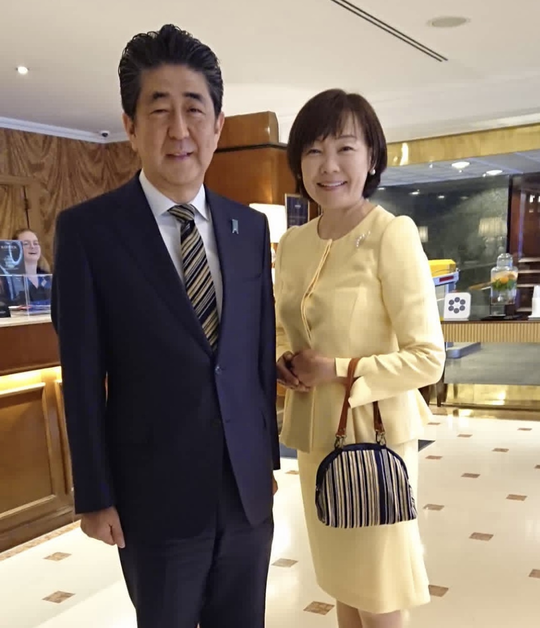 昭恵 おしどり夫婦の安倍晋三昭恵夫妻 : 笑わせるなよ泣けるじゃないか2