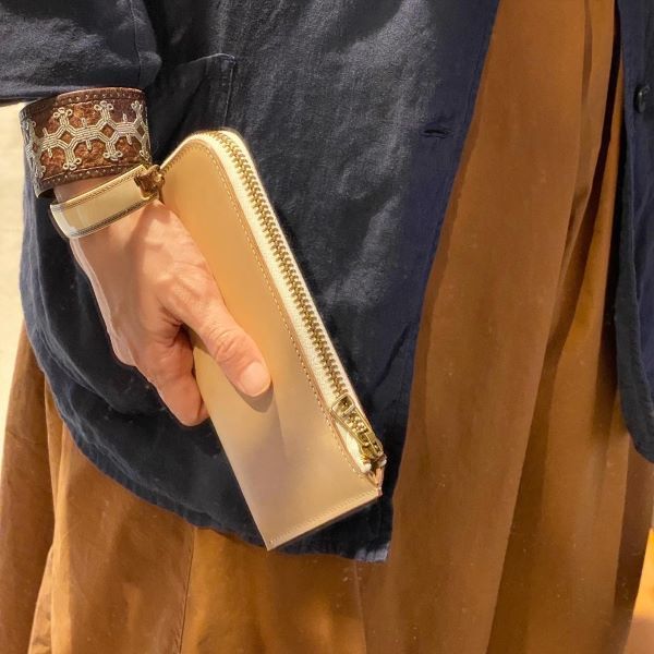 ナチュラルカラーのお財布_d0364239_17515085.jpg