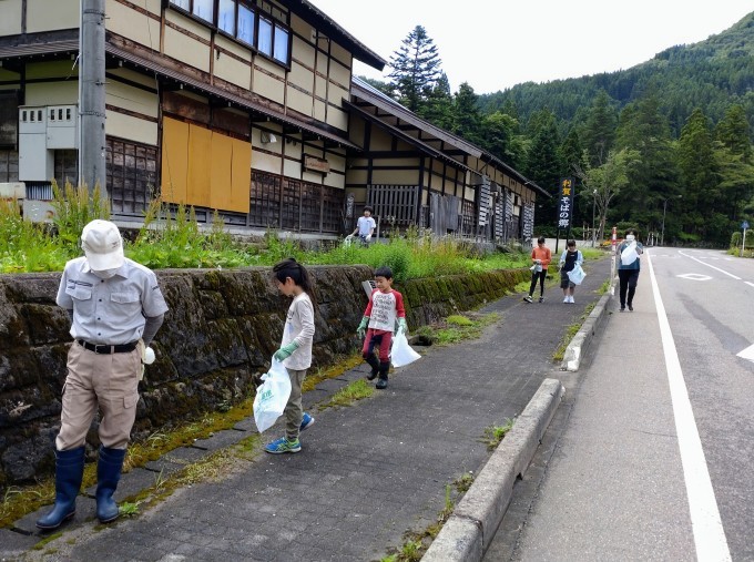 夏休み前の村クリーン作戦、草刈り_d0265607_02420317.jpg