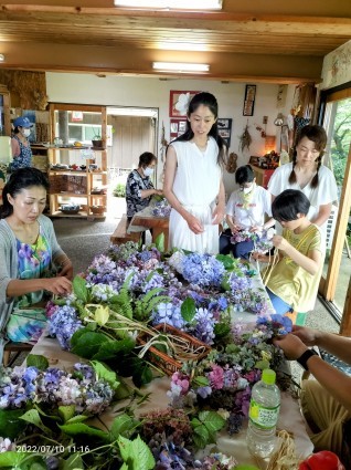 紫陽花の花で、レイメイキングワークショップ_c0280108_17100441.jpg