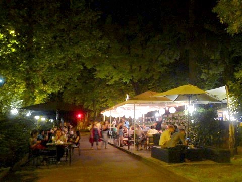 夏の夜をバールで_d0006400_00130823.jpg