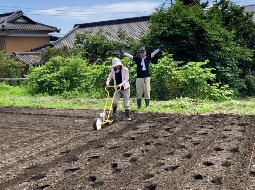 大豆の種まき_b0145846_18183653.jpeg