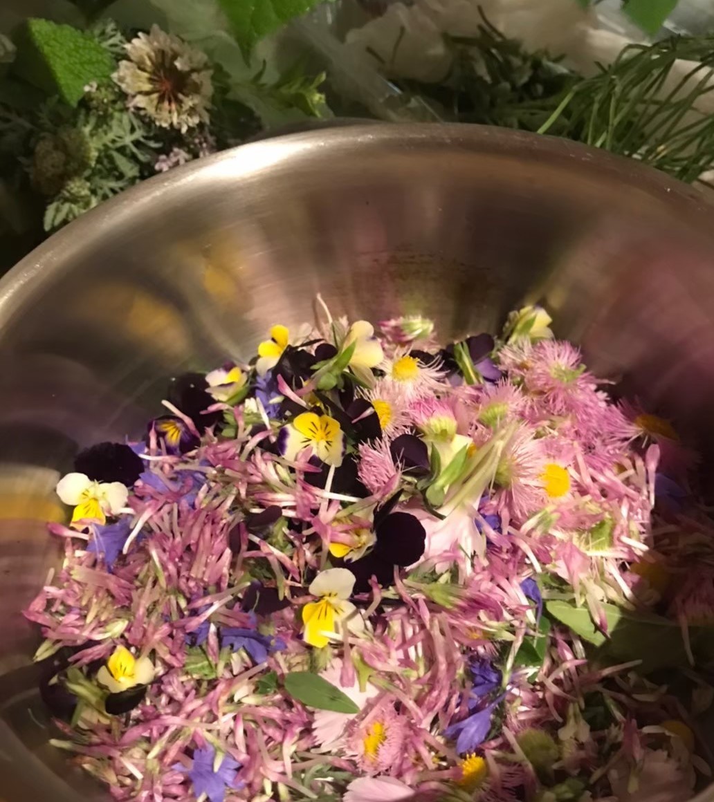 山野草が似合う逸品、信楽焼の風情ある花生（はないけ） 陶芸