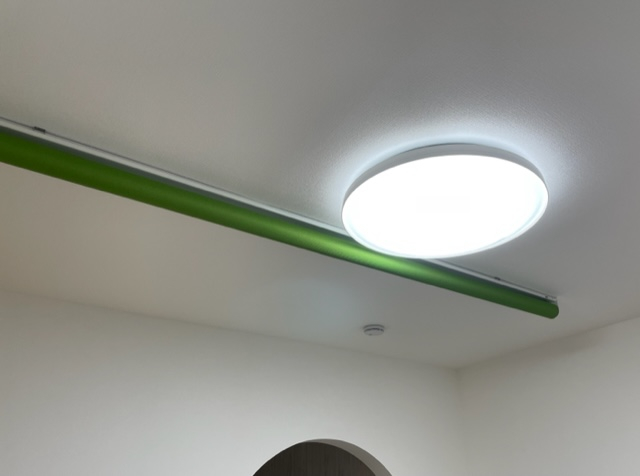 リモートワーク用の背景布として『タチカワブラインド』のロールスクリーンを設置しました by interior styling of bright_c0157866_12283226.jpg