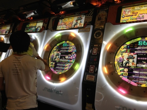 『繋がり』 1/3_e0170203_03173731.jpg