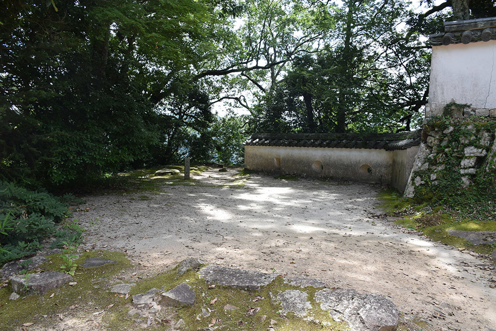 現存天守唯一の山城、備中松山城攻城記。 その2 <大手門~三ノ丸>_e0158128_22264902.jpg