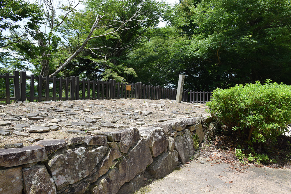 現存天守唯一の山城、備中松山城攻城記。 その2 <大手門~三ノ丸>_e0158128_22350468.jpg