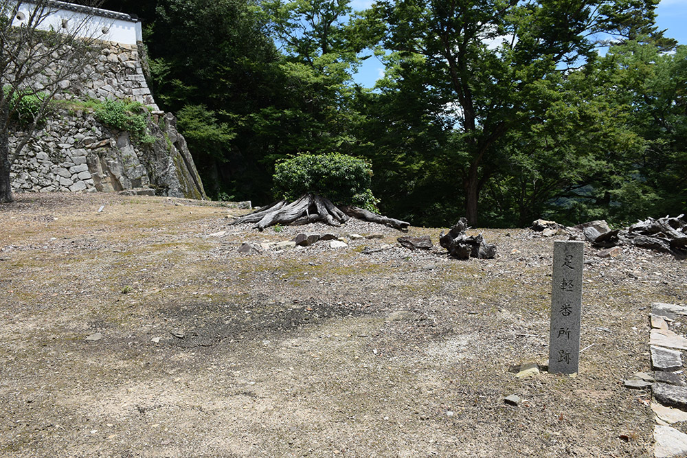 現存天守唯一の山城、備中松山城攻城記。 その2 <大手門~三ノ丸>_e0158128_22402495.jpg
