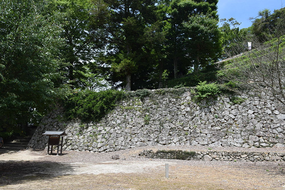 現存天守唯一の山城、備中松山城攻城記。 その2 <大手門~三ノ丸>_e0158128_22471053.jpg