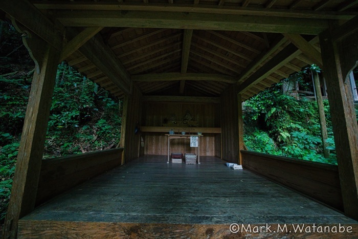 中津川稲荷大明神-社殿_e0135098_00525861.jpg