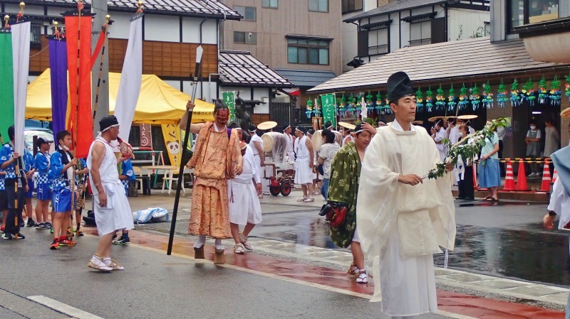 17日　浦佐の夏祭りでは「神輿行列」が出発しました_c0336902_21445198.jpg