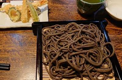 免許更新のあと手打ちそば屋で田舎蕎麦を堪能！_b0122645_00143884.jpg