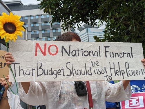 【報告】安倍元首相「国葬」の閣議決定に400人が官邸前で抗議!_a0336146_01315048.jpg