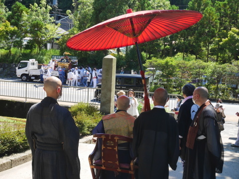 3年ぶりに「神と仏の出会い」7・24八雲神社例大祭_c0014967_18054092.jpg