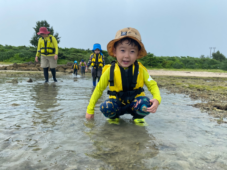 青空ようちえん〔平日〕雨の中の海遊びは特別!大人も子どもも濡れて楽しんだ!_d0363878_16005503.jpg