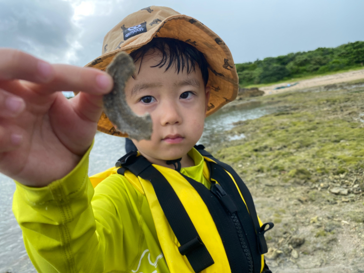 青空ようちえん〔平日〕雨の中の海遊びは特別!大人も子どもも濡れて楽しんだ!_d0363878_16013201.jpg