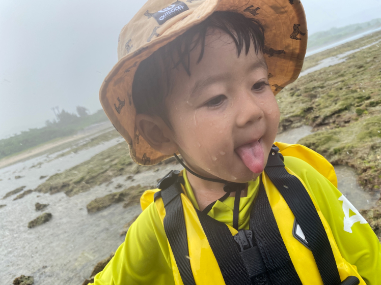 青空ようちえん〔平日〕雨の中の海遊びは特別!大人も子どもも濡れて楽しんだ!_d0363878_16160591.jpg