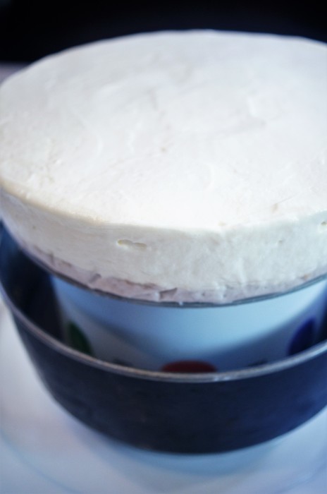 ■スイーツ【アイスレアチーズケーキを作って　 ブルーベリージャムをかけました♪】_b0033423_23521171.jpg