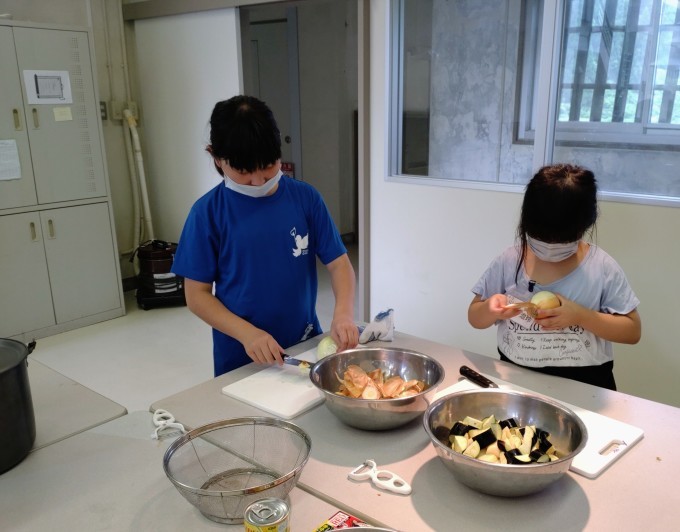 二日目午後はほのぼの大家族野外夕食づくり_d0265607_21425874.jpg
