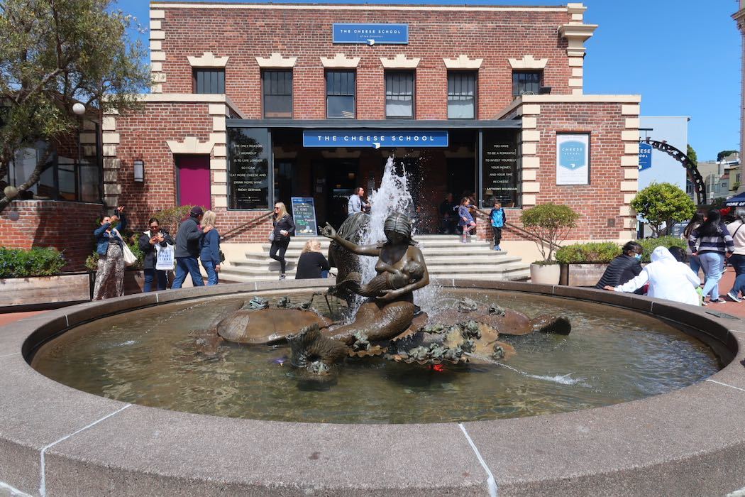 SF: Ghirardelli Square_a0397115_19494281.jpeg