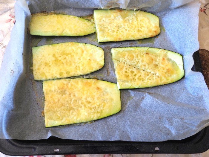 ズッキーニのチーズ焼き_c0116915_23524575.jpg