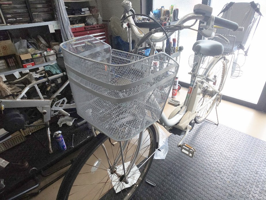自転車 カゴ交換_e0055711_12045494.jpg