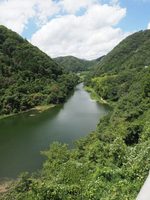 晴れた時の窓龍湖(魚切ダム)_c0116915_23490521.jpg