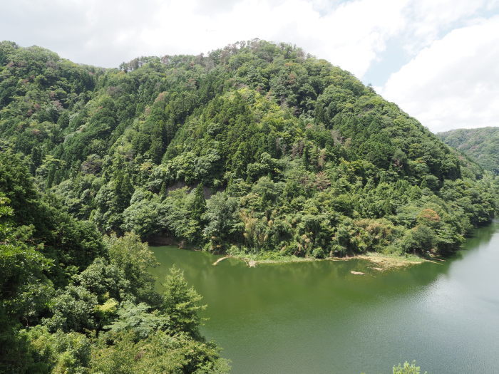 晴れた時の窓龍湖(魚切ダム)_c0116915_23500289.jpg