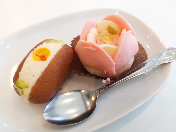 世界一甘いお菓子？！グラムジャムンを食べてきた。 腹ペコ旅日記