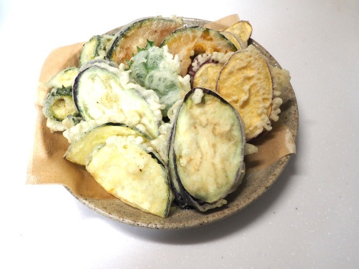 夫の釣果とその後(お刺身と天ぷらなど)_c0116915_00282371.jpg