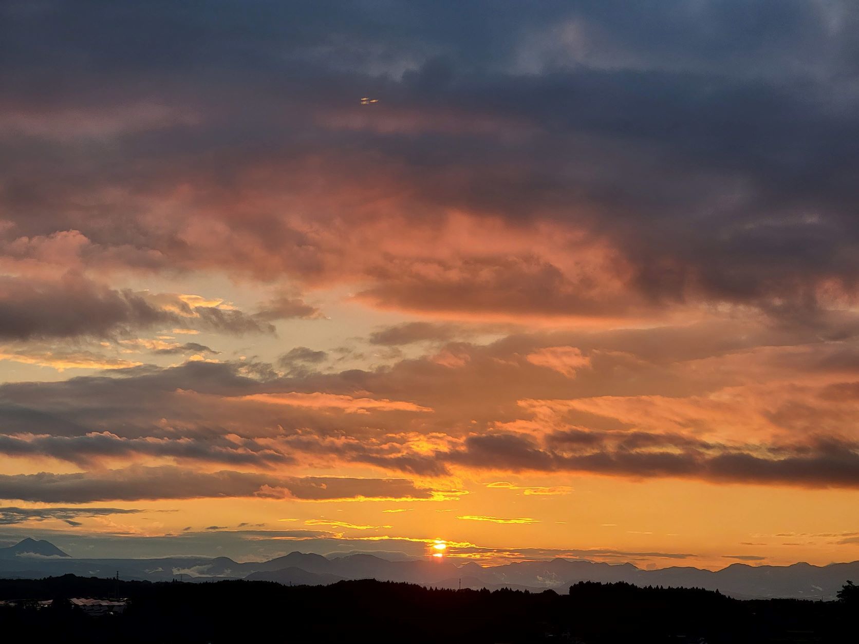 夕景と飛行物体　@福島県石川町_f0048546_12390902.jpg