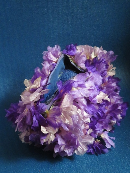 スミレの造花付き帽子 友くんのパリ蚤の市散歩