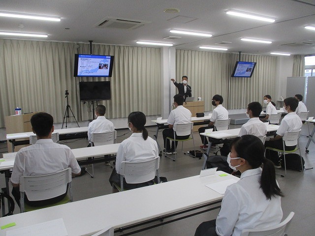 キャリア教育に力を入れる東名電機さんを富士高1年生が「企業訪問」_f0141310_08202197.jpg