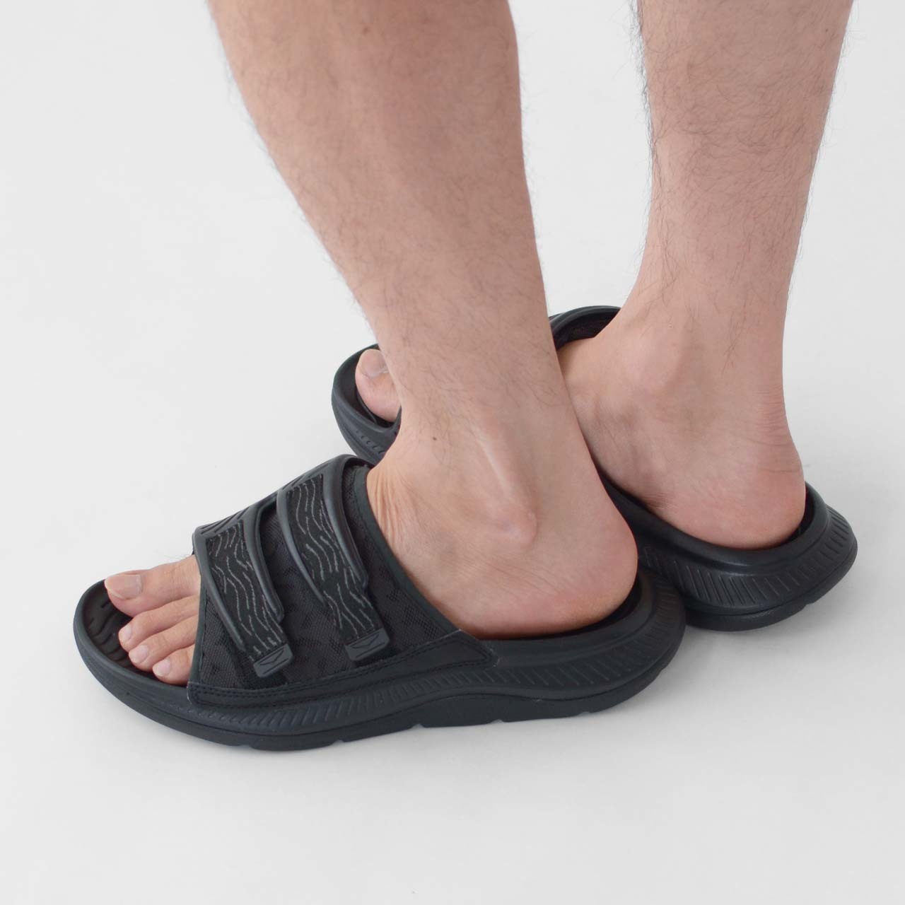 HOKA ONE ONE (ホカ オネ オネ) 