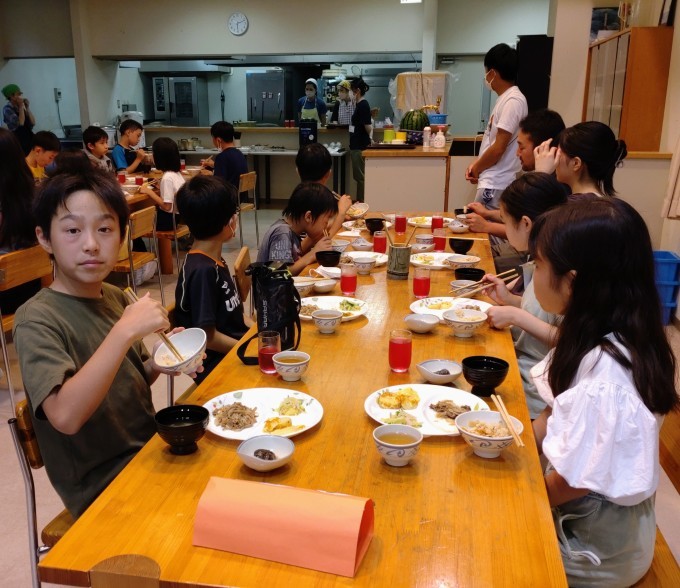 魚釣りと川遊び…恵まれた環境下、南砺利賀みらい留学センター_d0265607_12014131.jpg