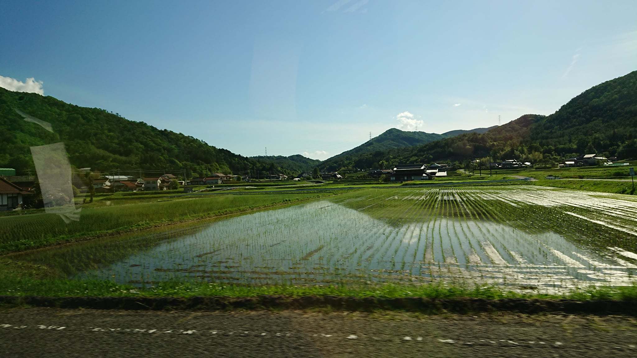 太陽系は約46億年前、銀河系（天の川銀河）の中心から約26,000光年離れた、オリオン腕の中に位置。_b0416634_20263766.jpg
