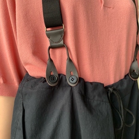 新品タグ付き　fig London suspender snow pants fig London（フィグロンドン）の「suspender snow pants