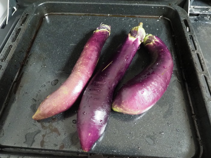 今日の収穫とその後(焼きナスと冷ややっこ)_c0116915_23113996.jpg